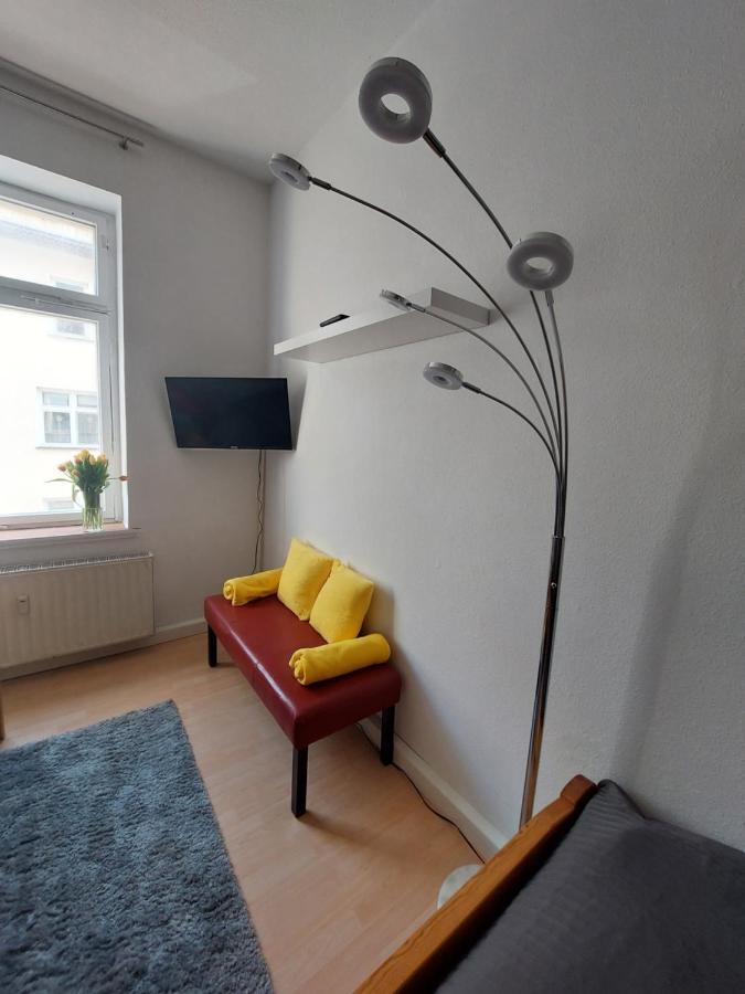 Schoene Zwei-Zimmer-Wohnung "W2" Mit 4 Einzelbetten Und Wlan In Zwenkau Bei Leipzig Im Neuseenland المظهر الخارجي الصورة