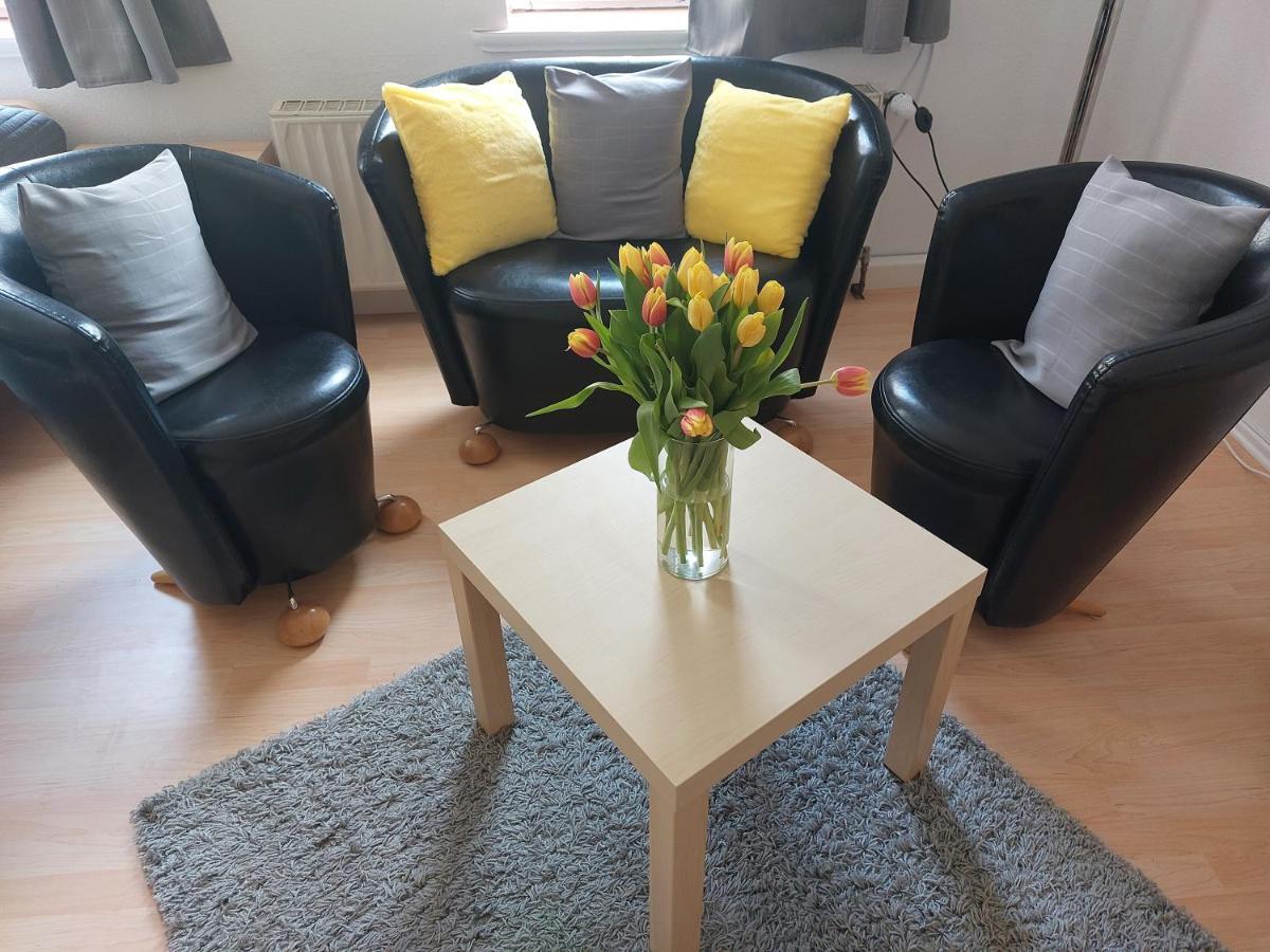 Schoene Zwei-Zimmer-Wohnung "W2" Mit 4 Einzelbetten Und Wlan In Zwenkau Bei Leipzig Im Neuseenland المظهر الخارجي الصورة