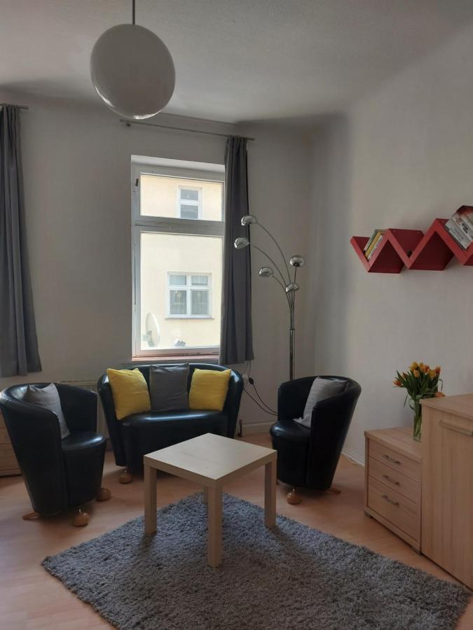 Schoene Zwei-Zimmer-Wohnung "W2" Mit 4 Einzelbetten Und Wlan In Zwenkau Bei Leipzig Im Neuseenland المظهر الخارجي الصورة