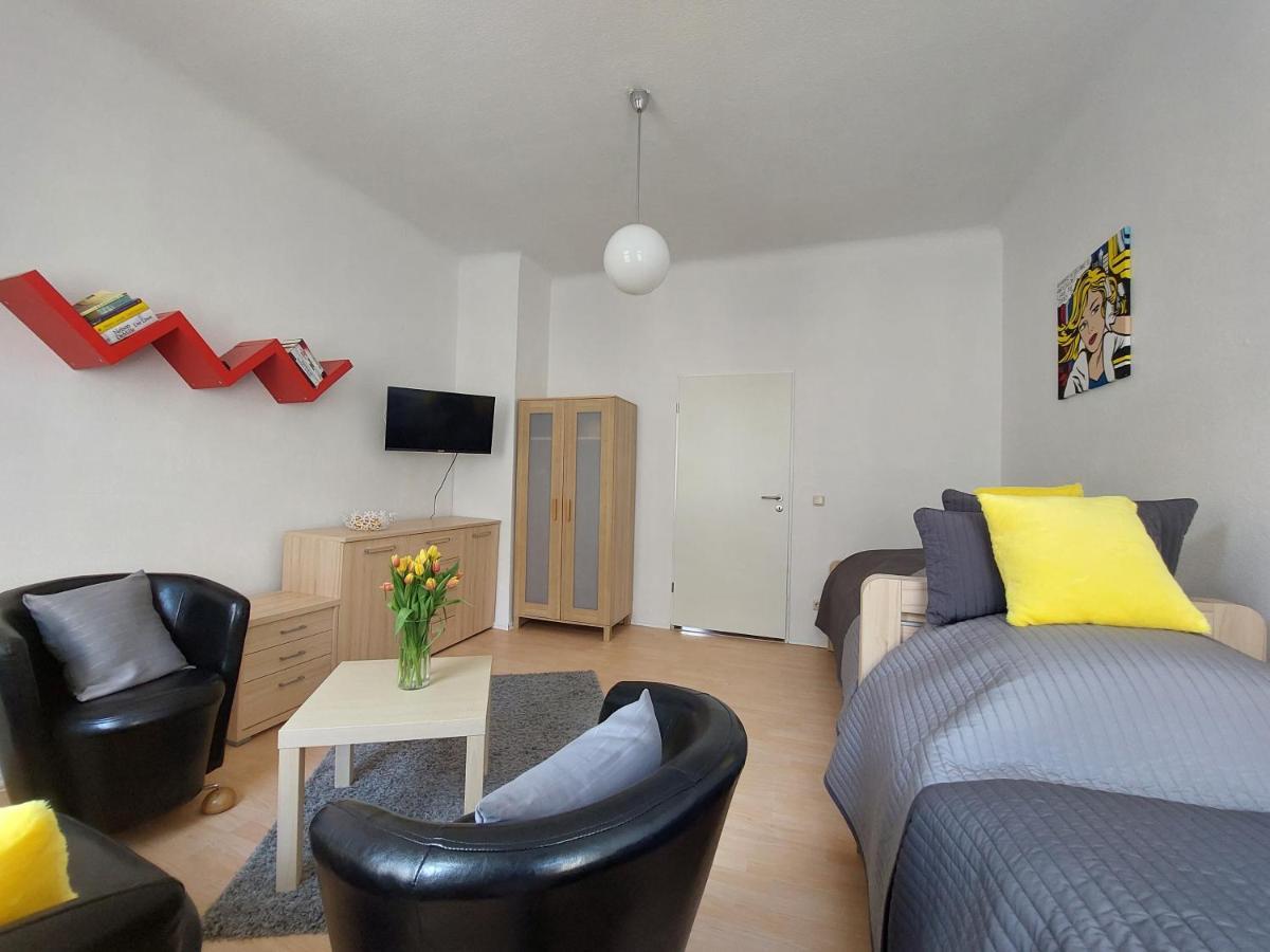 Schoene Zwei-Zimmer-Wohnung "W2" Mit 4 Einzelbetten Und Wlan In Zwenkau Bei Leipzig Im Neuseenland المظهر الخارجي الصورة