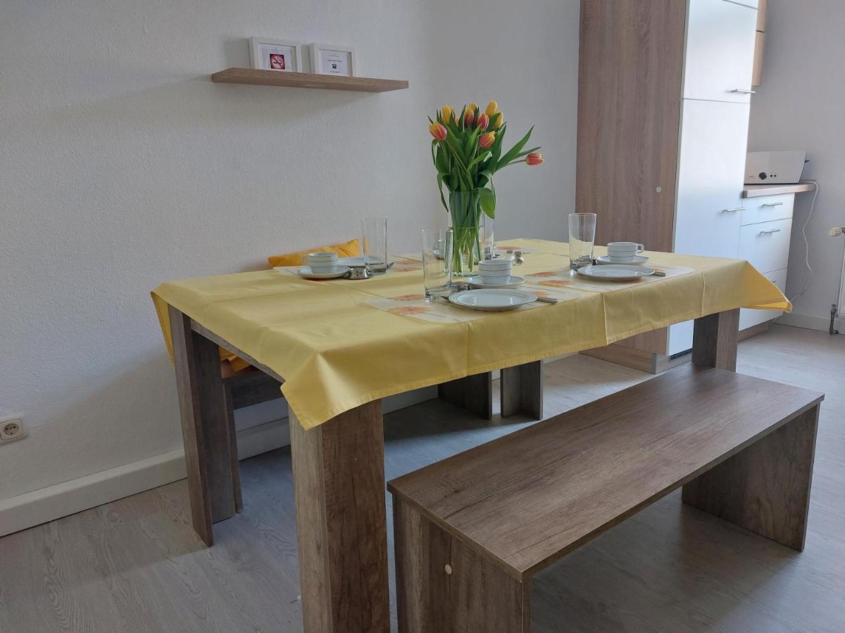 Schoene Zwei-Zimmer-Wohnung "W2" Mit 4 Einzelbetten Und Wlan In Zwenkau Bei Leipzig Im Neuseenland المظهر الخارجي الصورة
