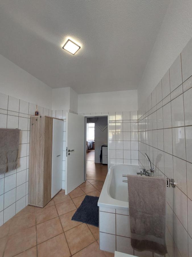 Schoene Zwei-Zimmer-Wohnung "W2" Mit 4 Einzelbetten Und Wlan In Zwenkau Bei Leipzig Im Neuseenland المظهر الخارجي الصورة
