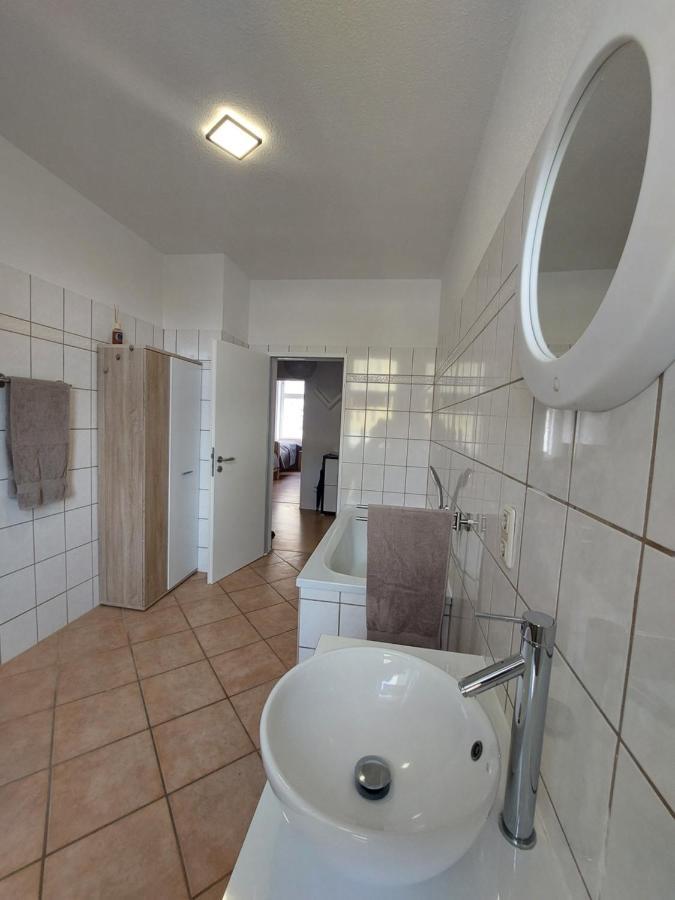 Schoene Zwei-Zimmer-Wohnung "W2" Mit 4 Einzelbetten Und Wlan In Zwenkau Bei Leipzig Im Neuseenland المظهر الخارجي الصورة