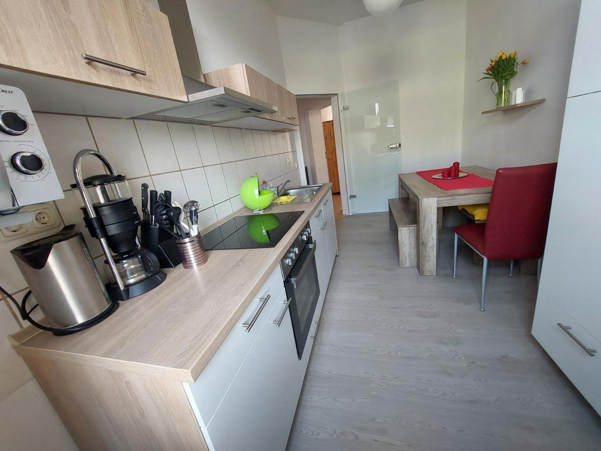 Schoene Zwei-Zimmer-Wohnung "W2" Mit 4 Einzelbetten Und Wlan In Zwenkau Bei Leipzig Im Neuseenland المظهر الخارجي الصورة